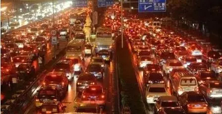國慶高速塞車