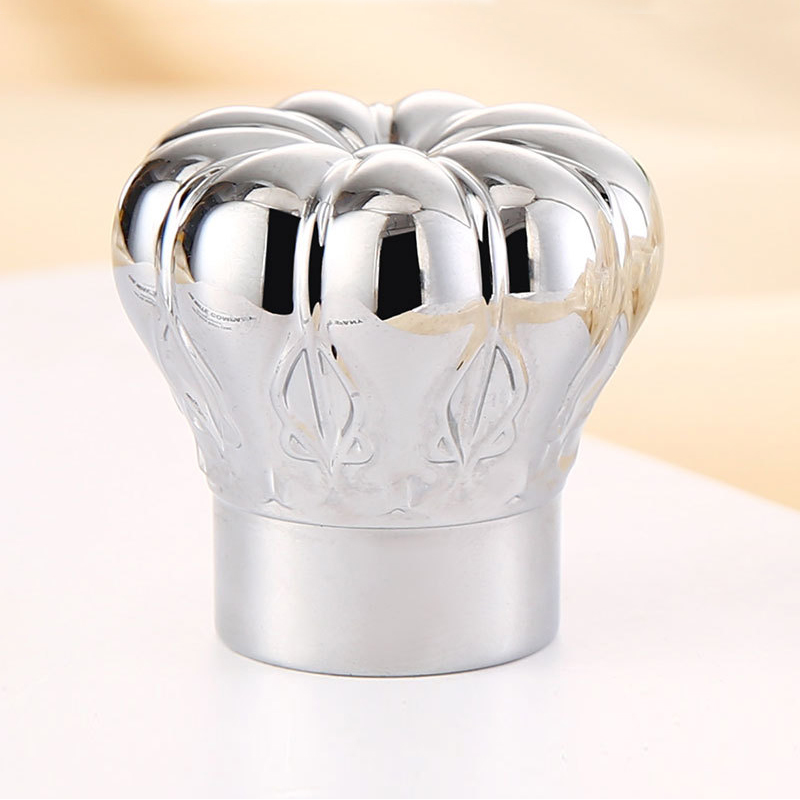 Die Casting Zamak Silver Flower Shaped Round Decorative Bottle Cap Private Label Manufacturer